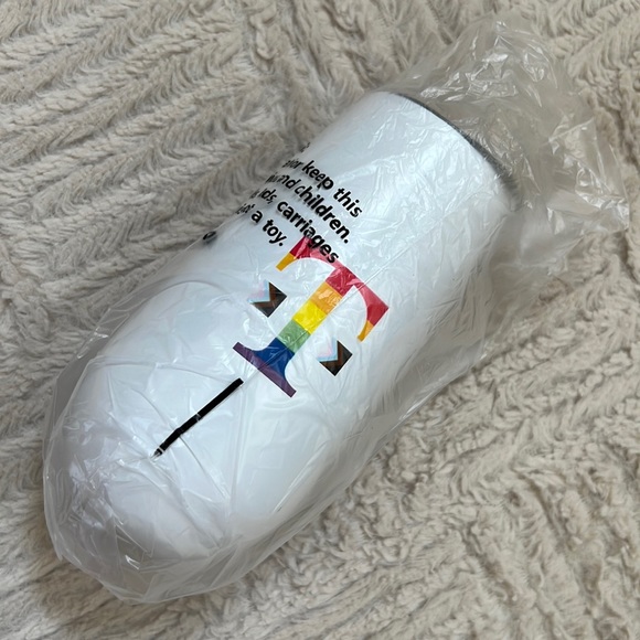 T-Mobile tumbler with plastic lid, with with T logo in pride colors, NWT - Picture 4 of 16